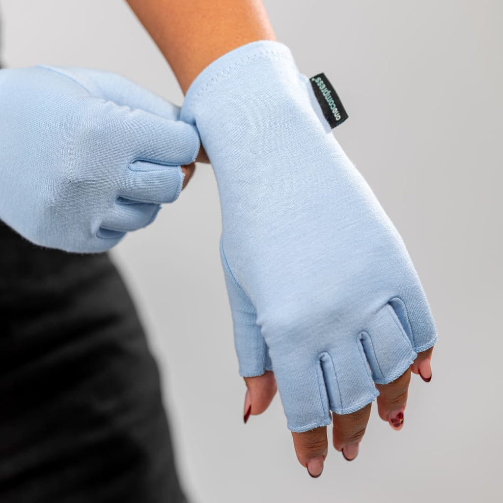 OneCompress™ Bamboo Compression Gloves – Open Finger