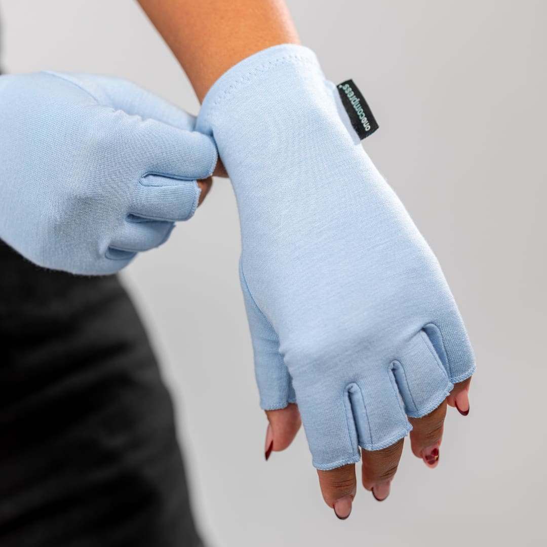 OneCompress™ Bamboo Compression Gloves – Open Finger