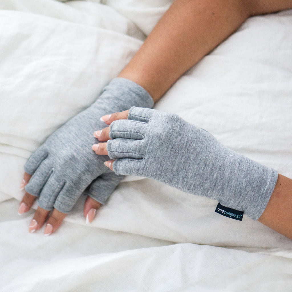 OneCompress™ Bamboo Compression Gloves – Open Finger